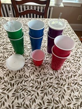 32 oz Colorful Reusable Plastic Cups - Green, Blue, Purple, Red